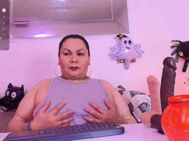 EllenaBoobs webcam