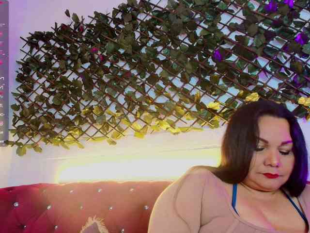 EllenaBoobs webcam