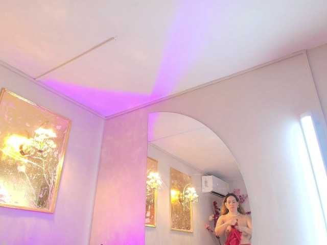 SCARLETTE04's BongaCams show and profile