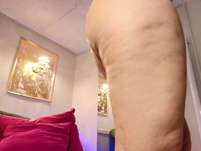 SCARLETTE04's BongaCams show and profile