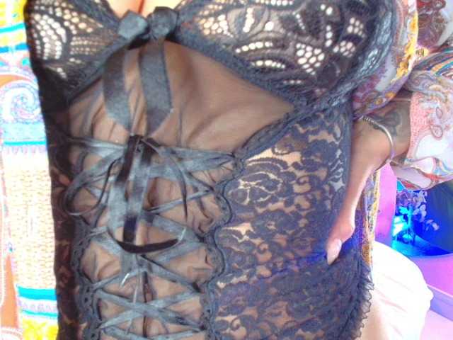 SCARLETTE04's BongaCams show and profile