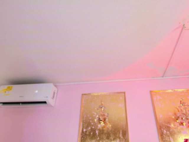 SCARLETTE04's BongaCams show and profile