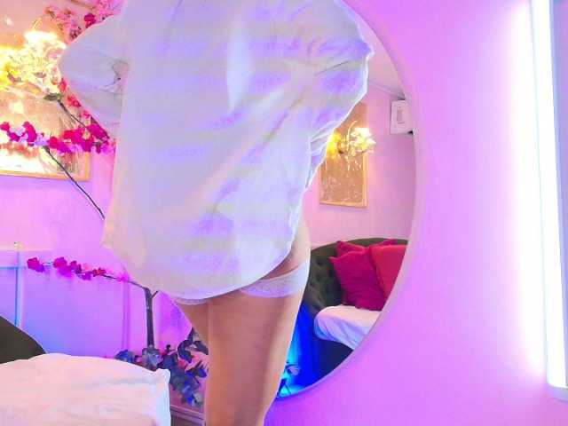 SCARLETTE04's BongaCams show and profile