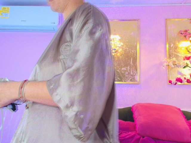 SCARLETTE04's BongaCams show and profile