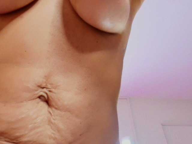 SCARLETTE04's BongaCams show and profile