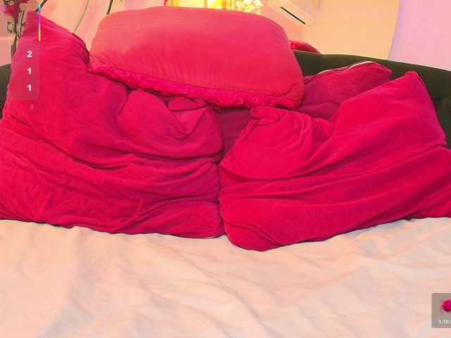 SCARLETTE04's BongaCams show and profile