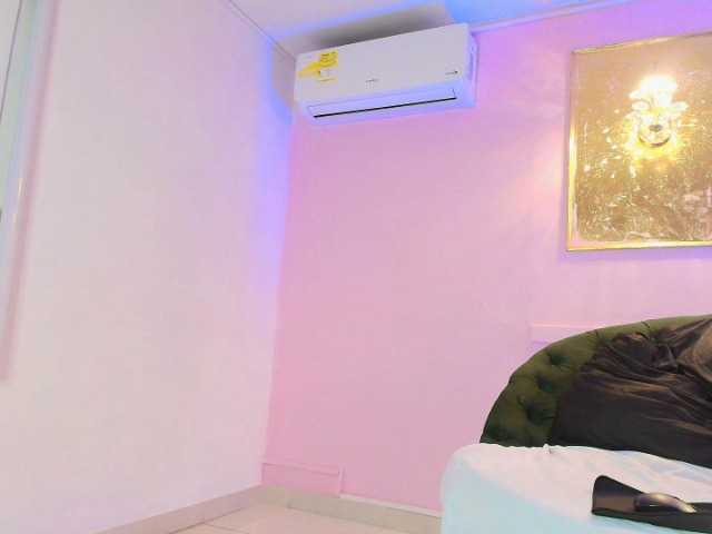 SCARLETTE04's BongaCams show and profile