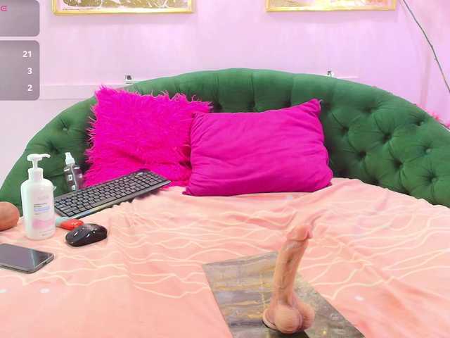 SCARLETTE04's BongaCams show and profile