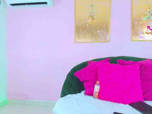 SCARLETTE04 Live Webcam on BongaCams