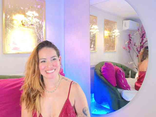 SCARLETTE04 Live Webcam on BongaCams