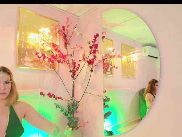 SCARLETTE04 Live Webcam on BongaCams