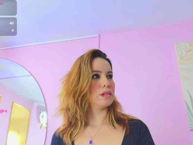 Live Sex Chat with SCARLETTE04 (@SCARLETTE04)