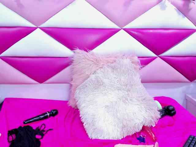 SalmaSantos webcam