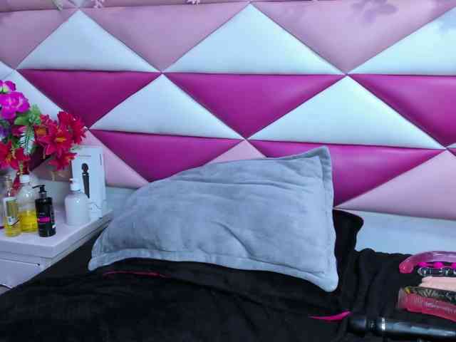 SalmaSantos webcam