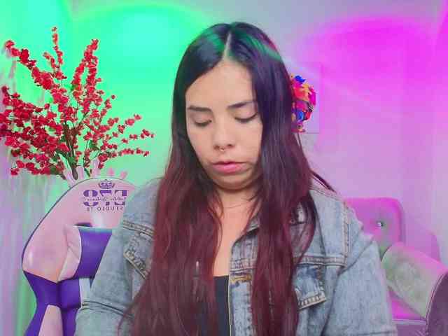 maite-darkness webcam