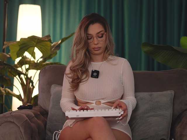 Asssmerising's BongaCams show and profile