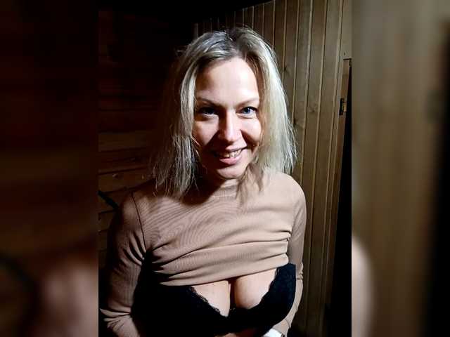 Alenkahot from BongaCams is Freechat