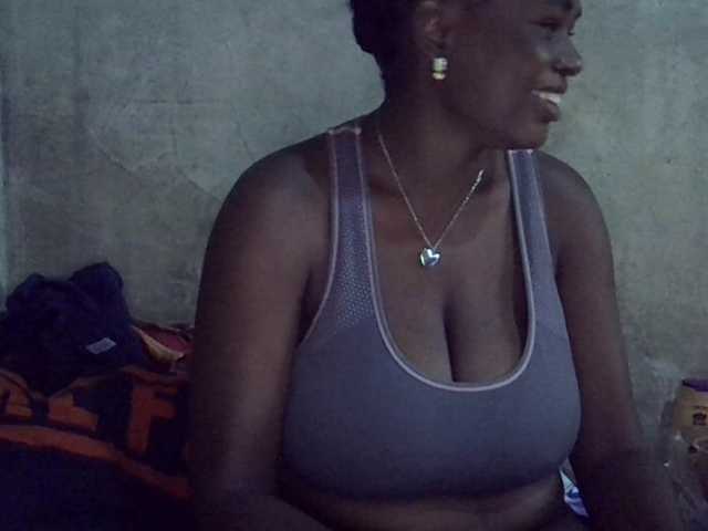 Sexypretty01 Live Cam on BongaCams