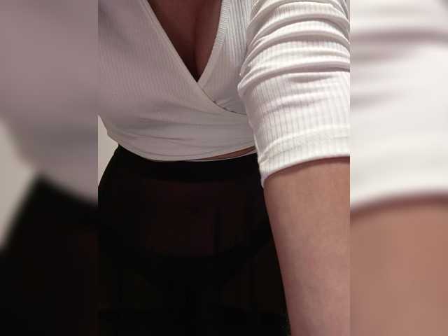 Leylla's BongaCams show and profile