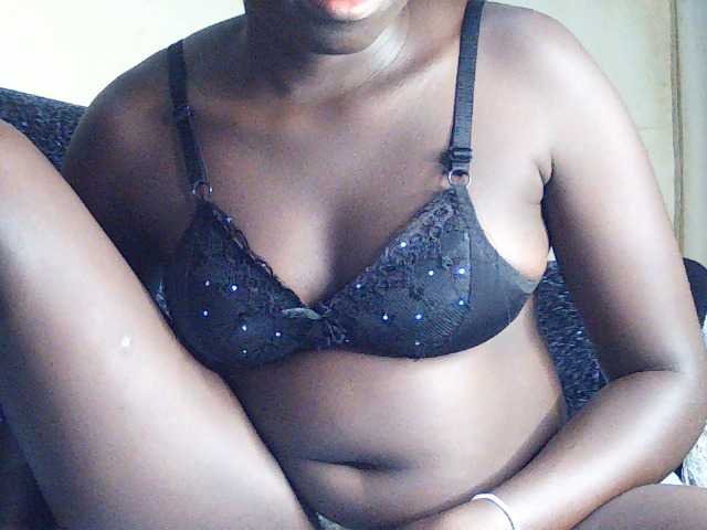 DivineAssGoddess's BongaCams show and profile