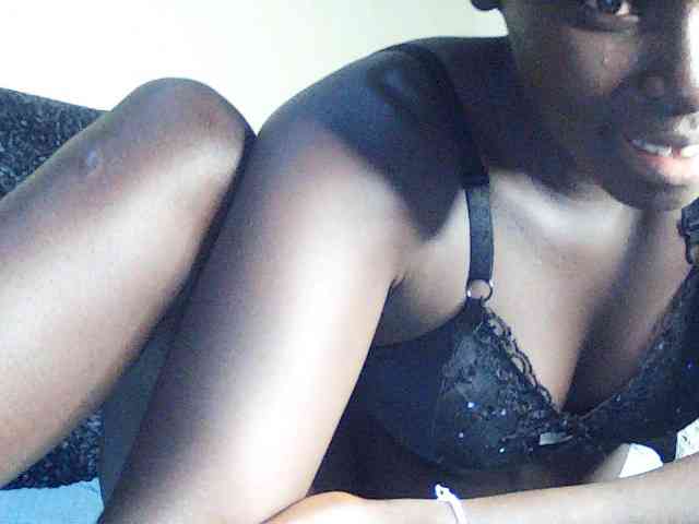 DivineAssGoddess webcam