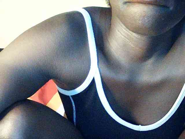 DivineAssGoddess webcam