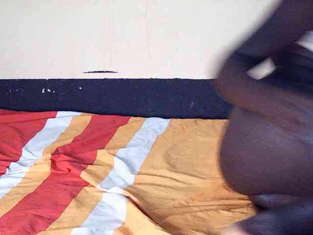 DivineAssGoddess webcam