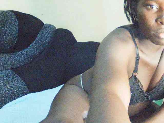 DivineAssGoddess webcam