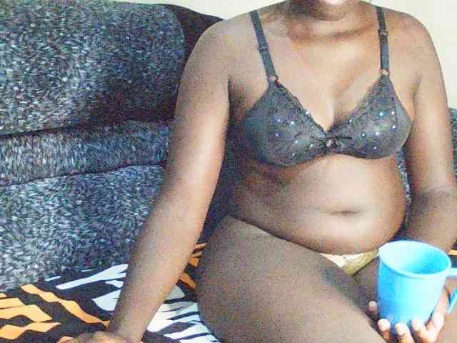 DivineAssGoddess webcam