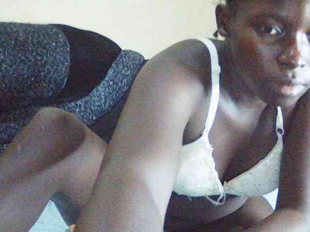 DivineAssGoddess webcam