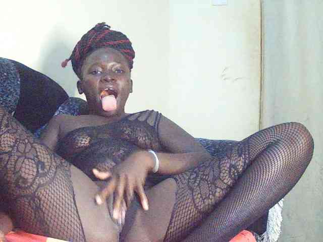 DivineAssGoddess webcam