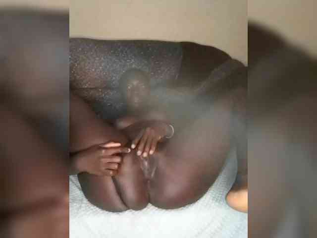 DivineAssGoddess webcam