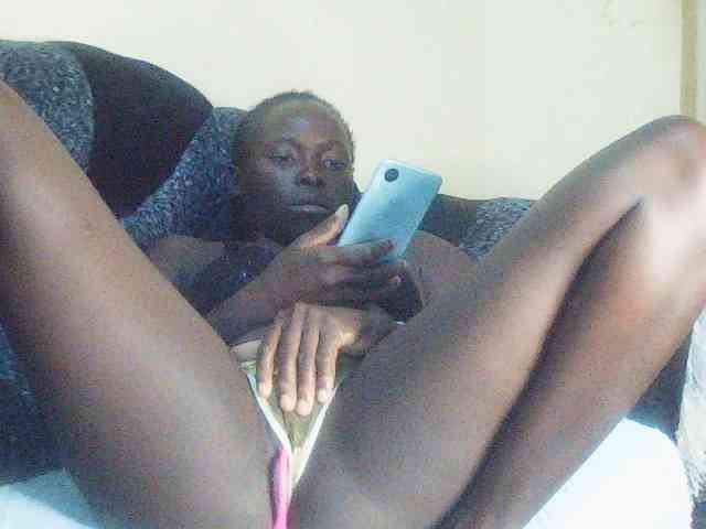 DivineAssGoddess webcam