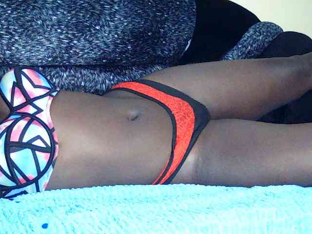 DivineAssGoddess webcam