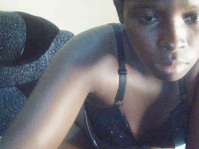 DivineAssGoddess webcam