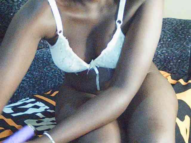 DivineAssGoddess Live Webcam on BongaCams