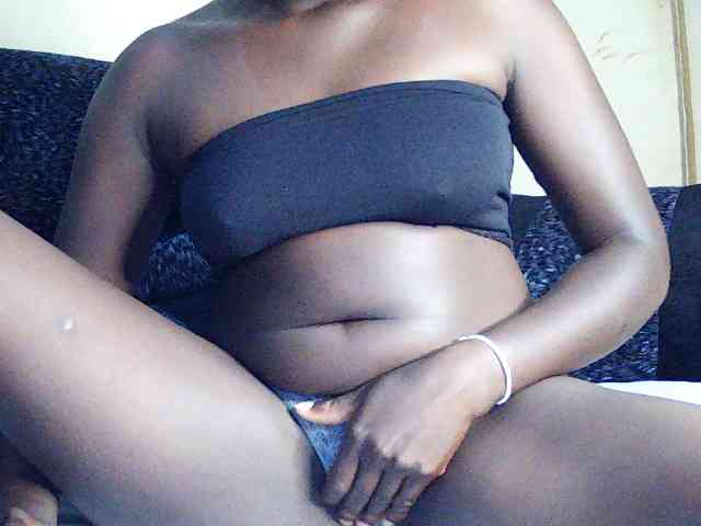 DivineAssGoddess webcam