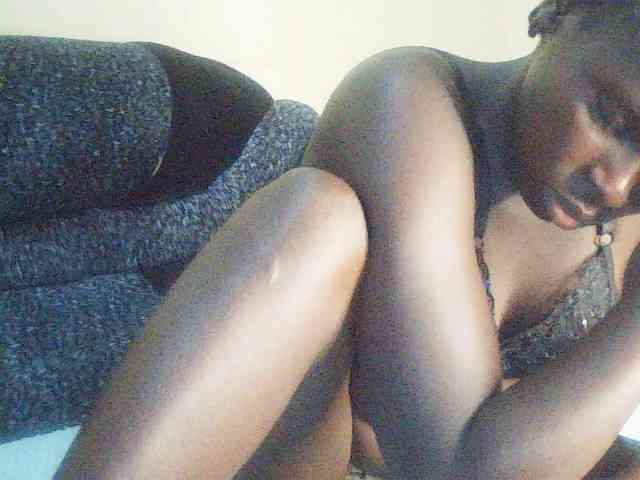 DivineAssGoddess webcam