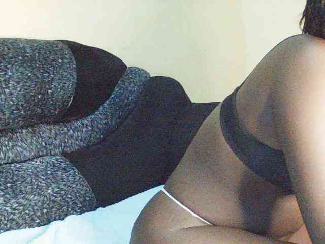 DivineAssGoddess webcam