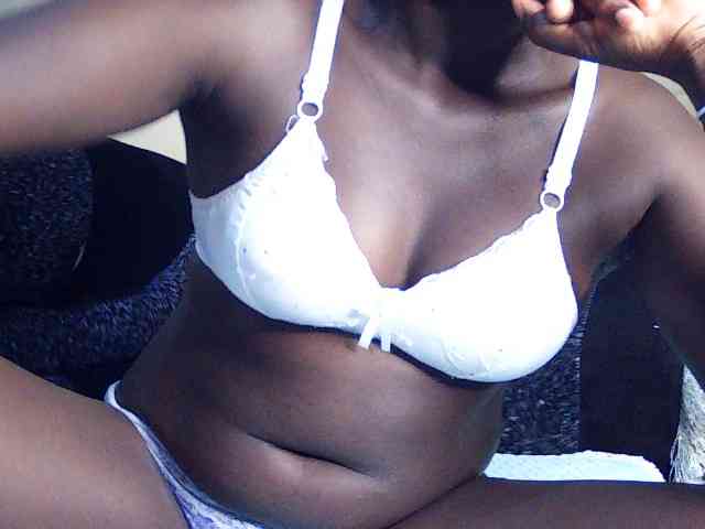 DivineAssGoddess webcam