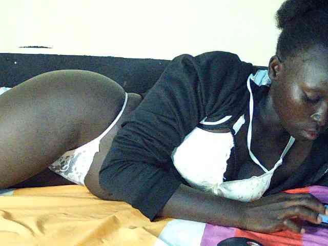 DivineAssGoddess webcam