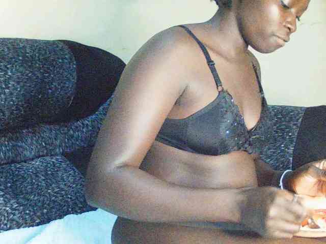 DivineAssGoddess Live Webcam on BongaCams