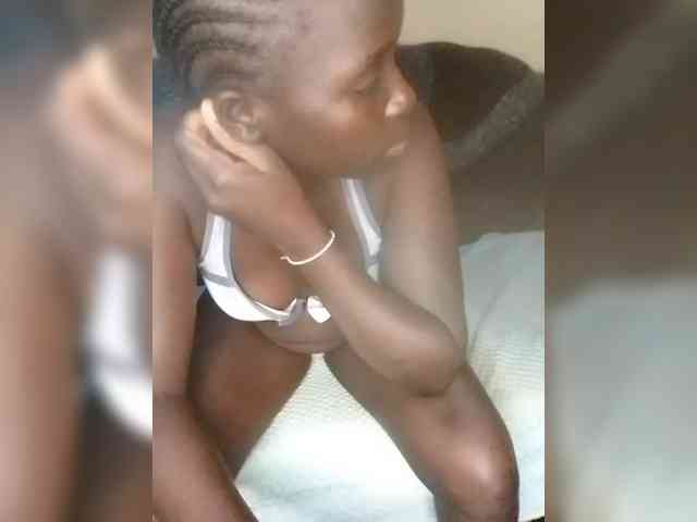 DivineAssGoddess webcam