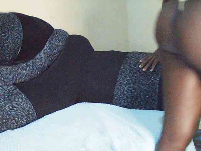 DivineAssGoddess webcam