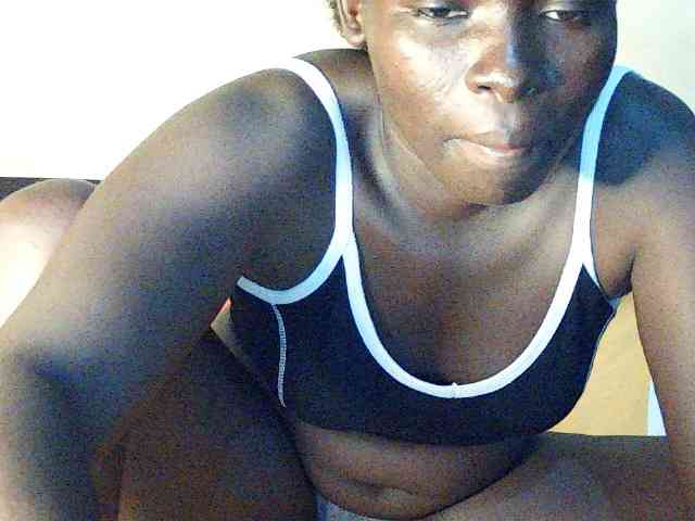 DivineAssGoddess webcam