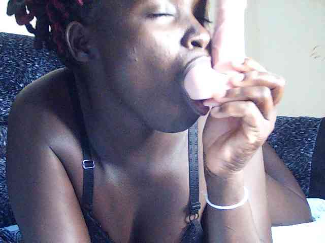 DivineAssGoddess webcam