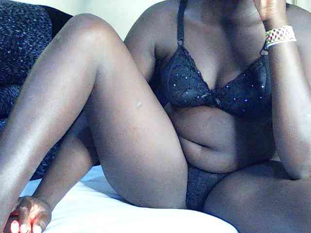 DivineAssGoddess webcam