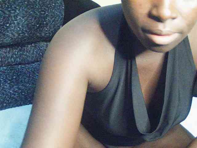 DivineAssGoddess webcam