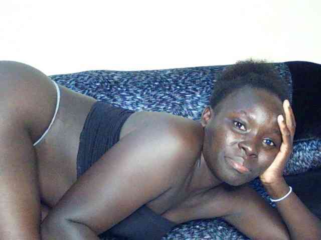 DivineAssGoddess webcam