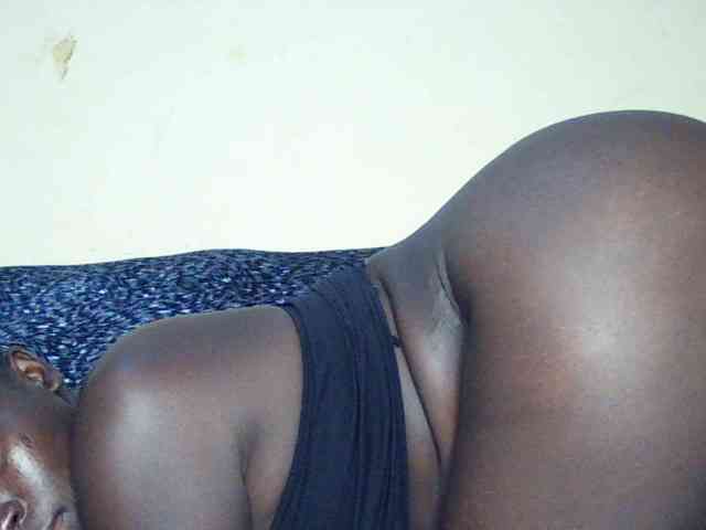 DivineAssGoddess webcam